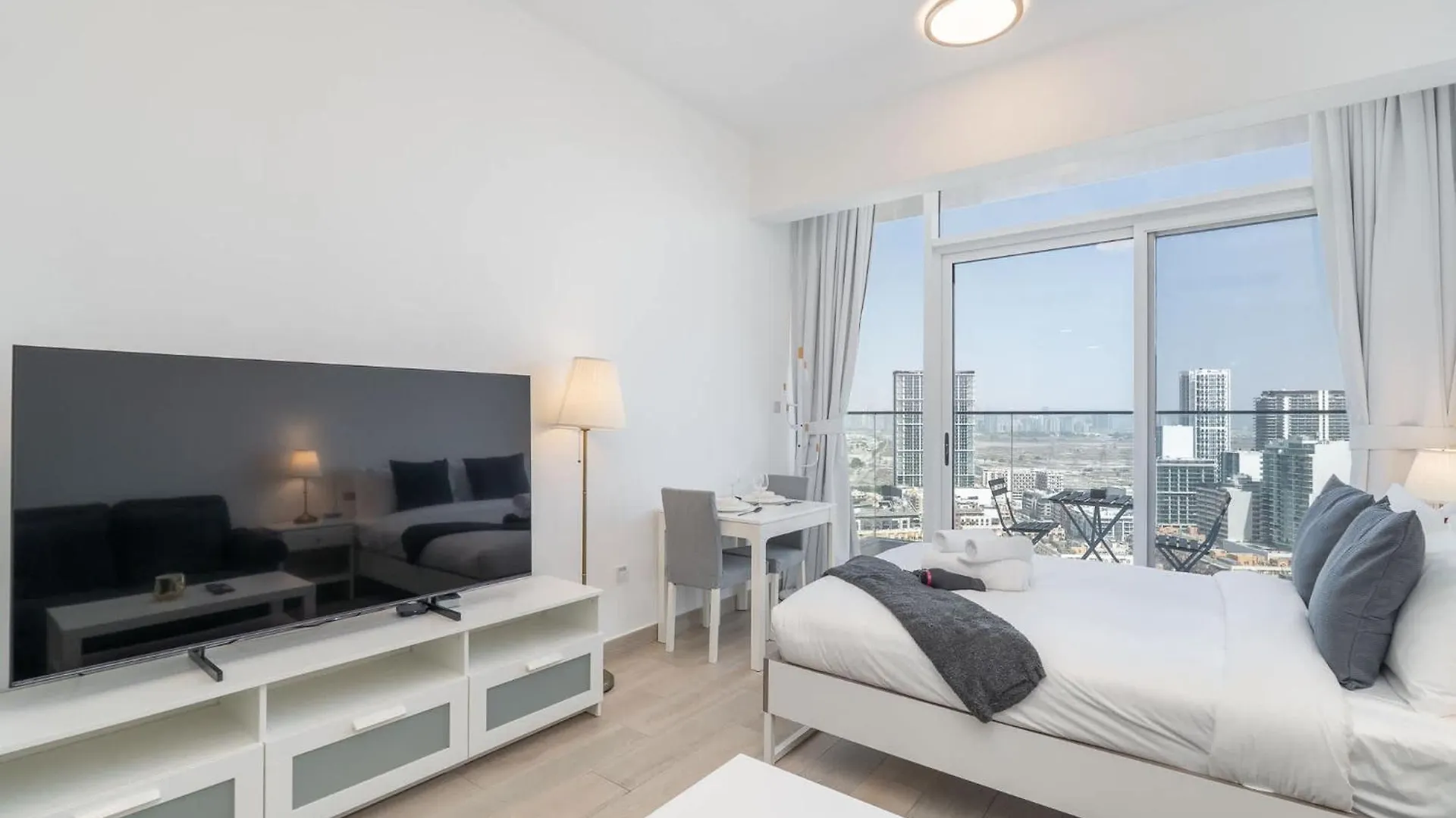 Studio In Bloom Heights With Captivating City View Dubaj 0*,