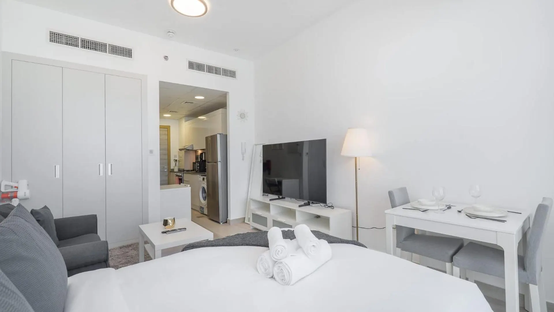 Studio In Bloom Heights With Captivating City View Dubai