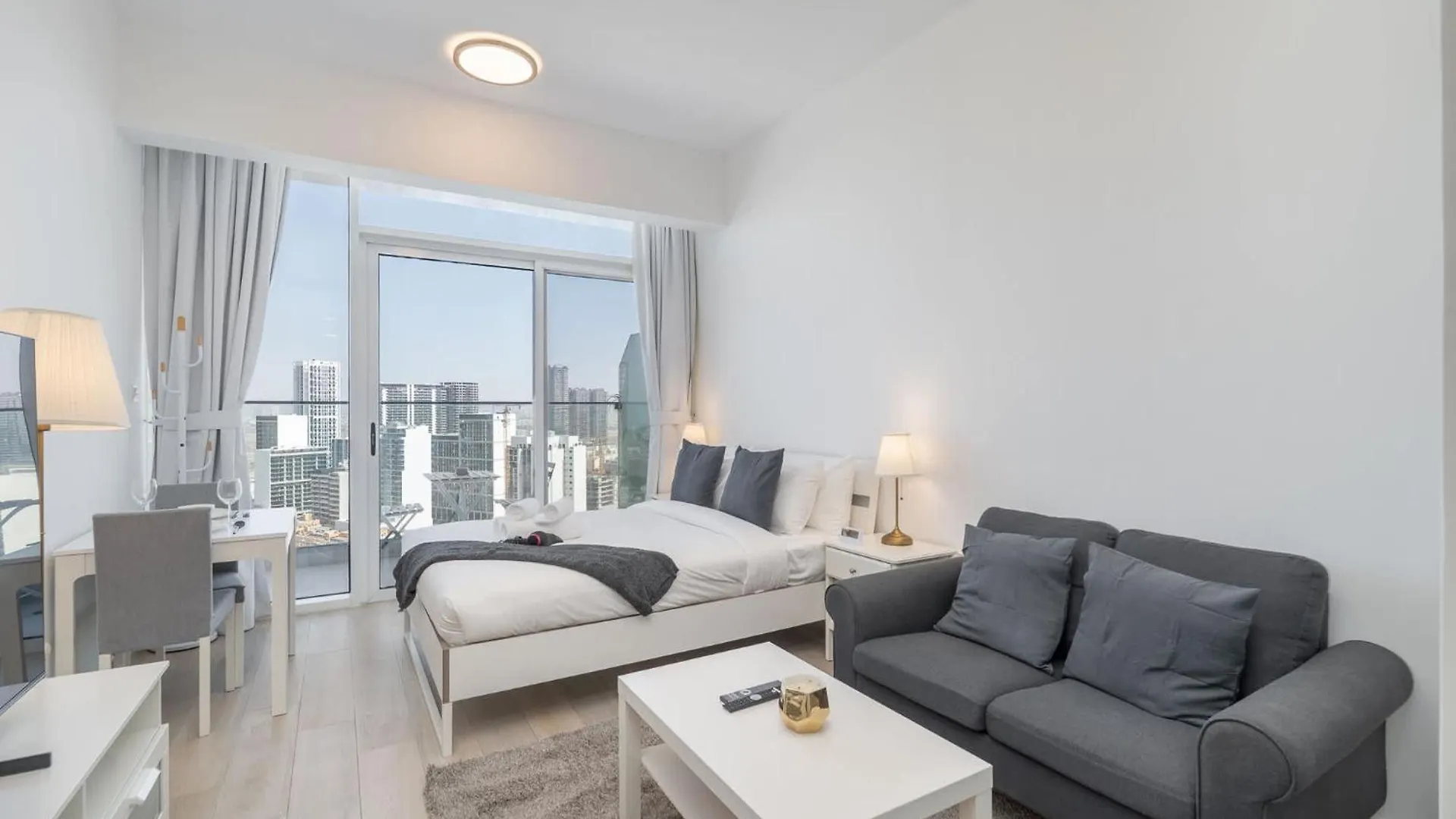 Studio In Bloom Heights With Captivating City View Dubai