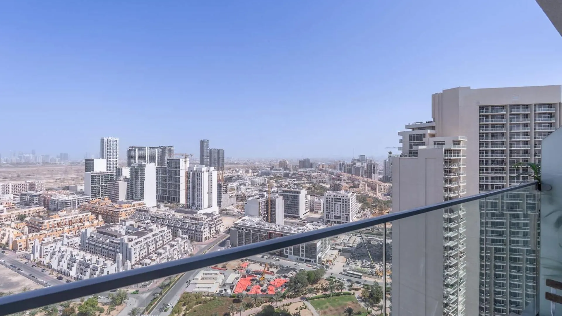 Studio In Bloom Heights With Captivating City View Dubai