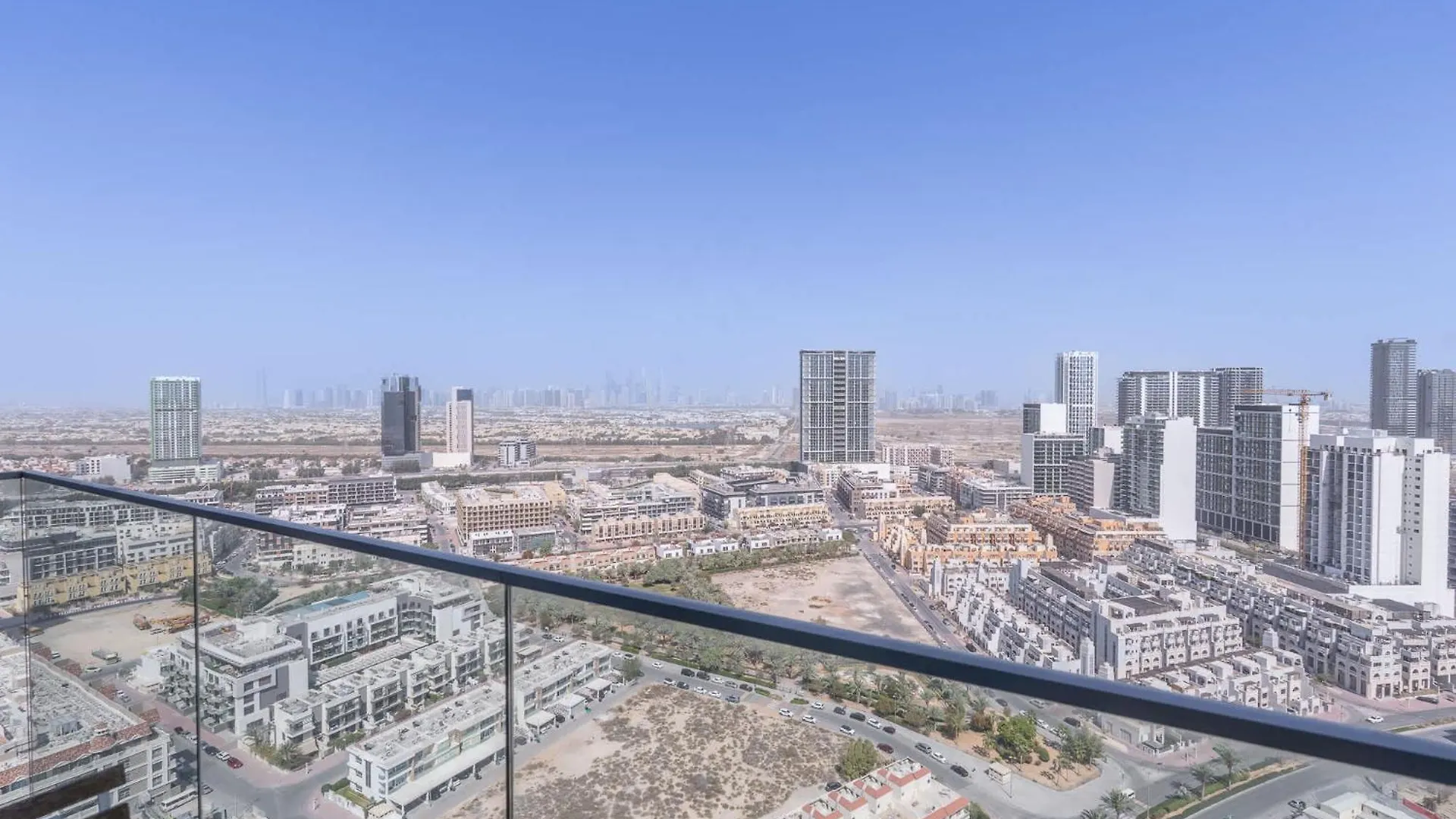 Studio In Bloom Heights With Captivating City View Dubai 0*,